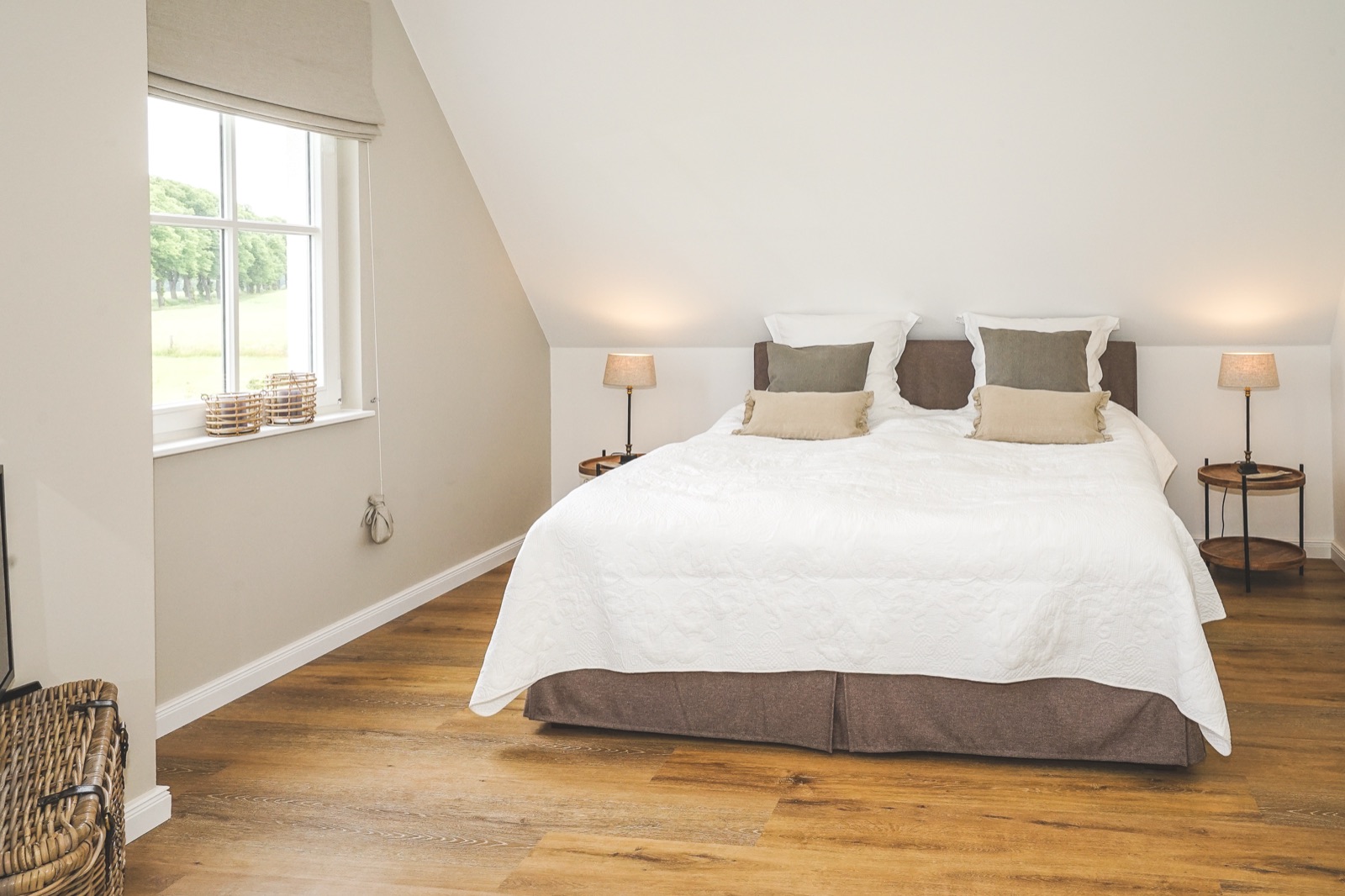Schlafzimmer mit Boxspringbett